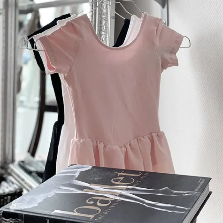 Børn Dansebutikken Bloch rosa dragt m.chiffon skørt til piger