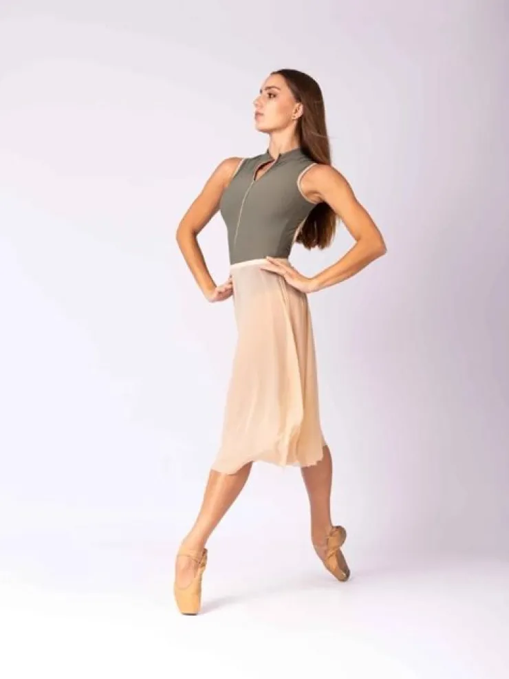 Dame Dansebutikken Creme farvet langt pull on mesh skørt fra Mara Dancewear