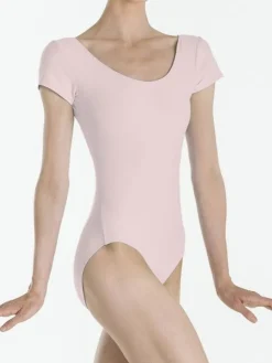 Dame Dansebutikken Dragt med korte ærmer i lyserød fra Wear Moi