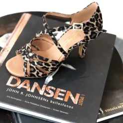 Dame Dansebutikken Flot salsa/latinsko leopard Mia International
