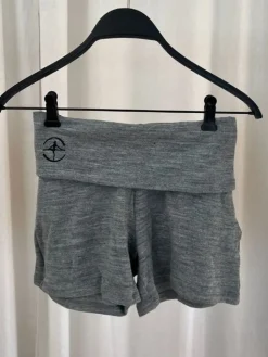 Dame Dansebutikken Grå strik shorts til teen og damer Wear Moi