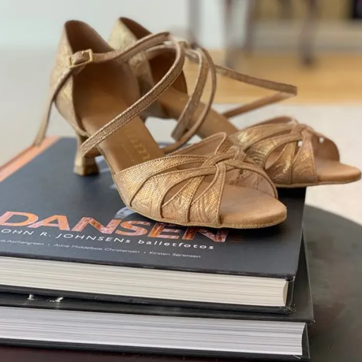 Dame Dansebutikken Lys guld brokade dansesko 5 cm hæl Rummos
