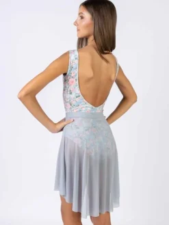 Dame Dansebutikken Lyseblå pull on mesh skørt fra Mara Dancewear