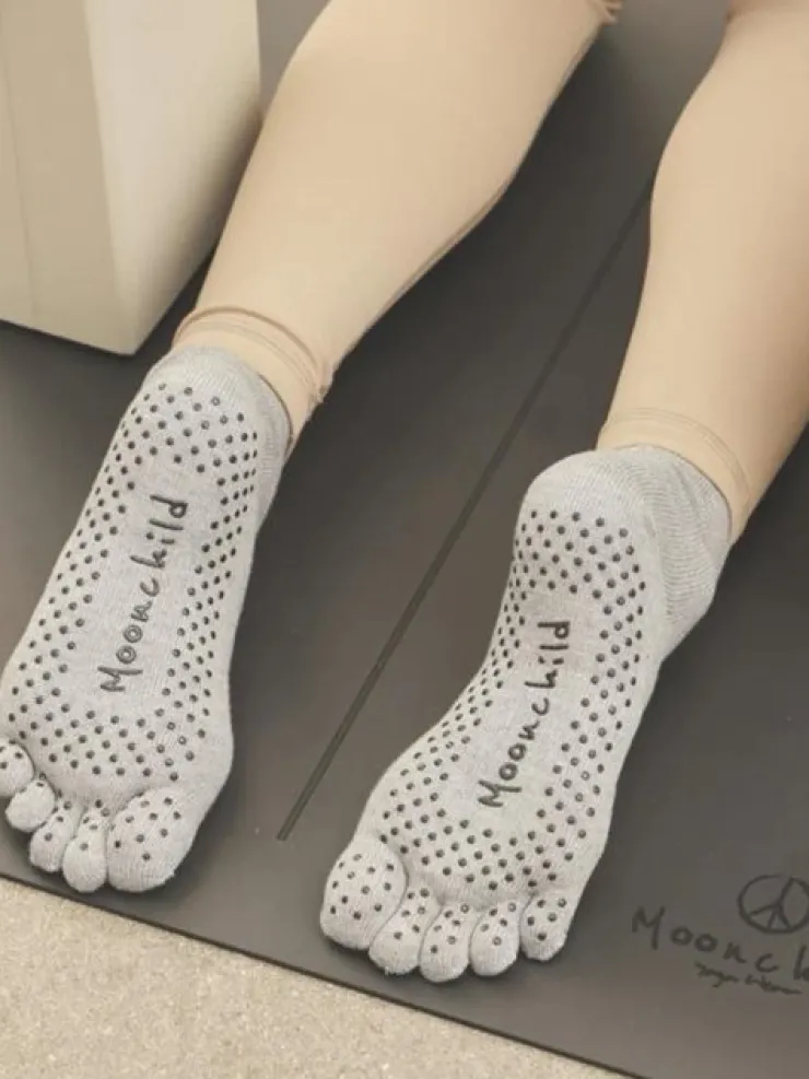 Dansebutikken Moonchild grå toe socks til yoga