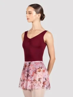 Dame Dansebutikken Pull on skørt med smukt rødlig print af blomster fra Bloch