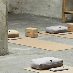 Dansebutikken Simple Days grå yoga meditationspude